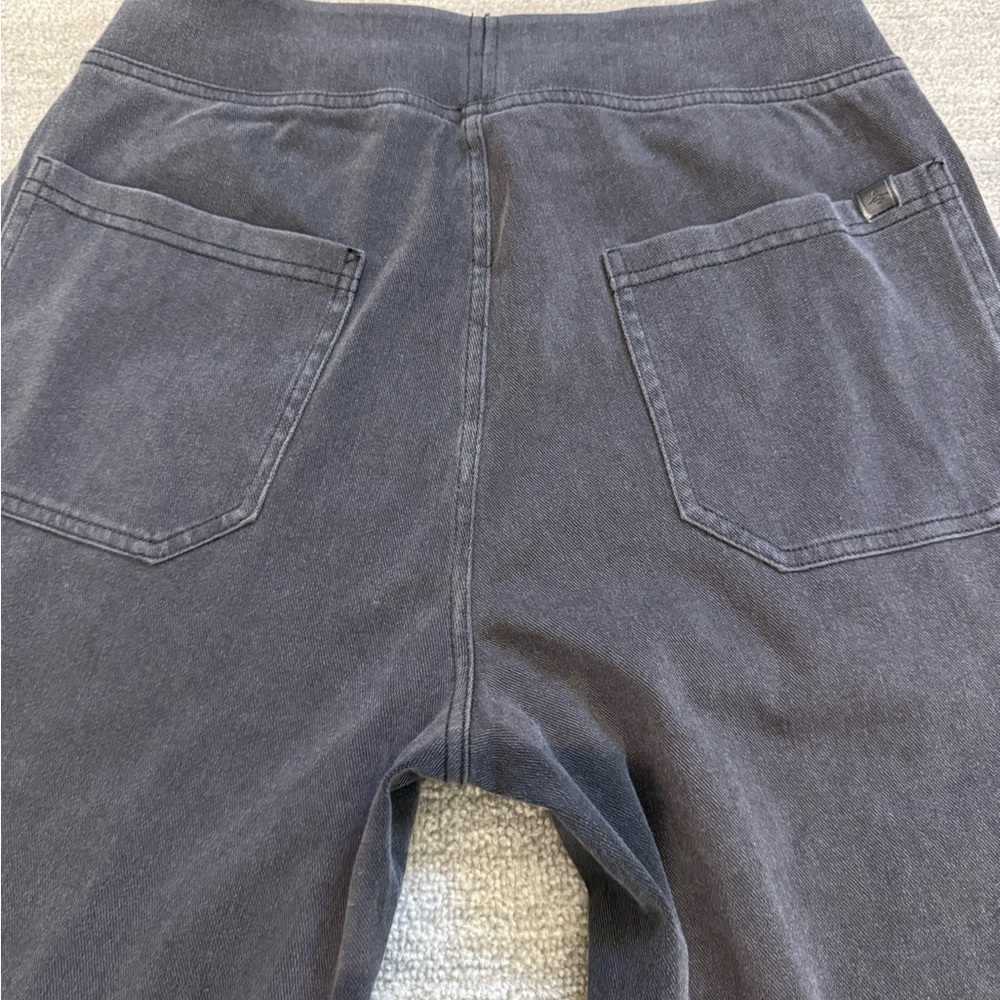 HALARA Flex Mid Rise Straight Leg Cargo Jeans - Picture 15 of 16